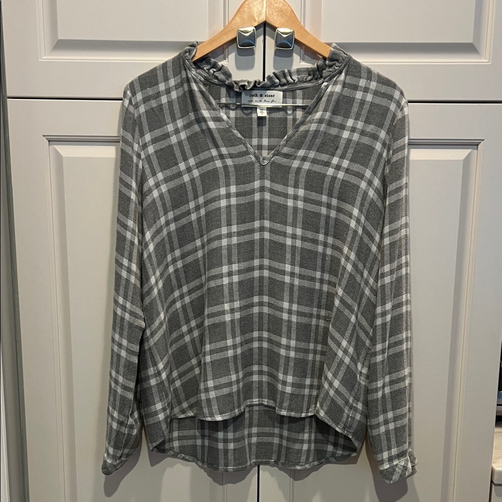 Cloth and stone medium Gray Checkered V-Neck high/low Blouse anthropology New